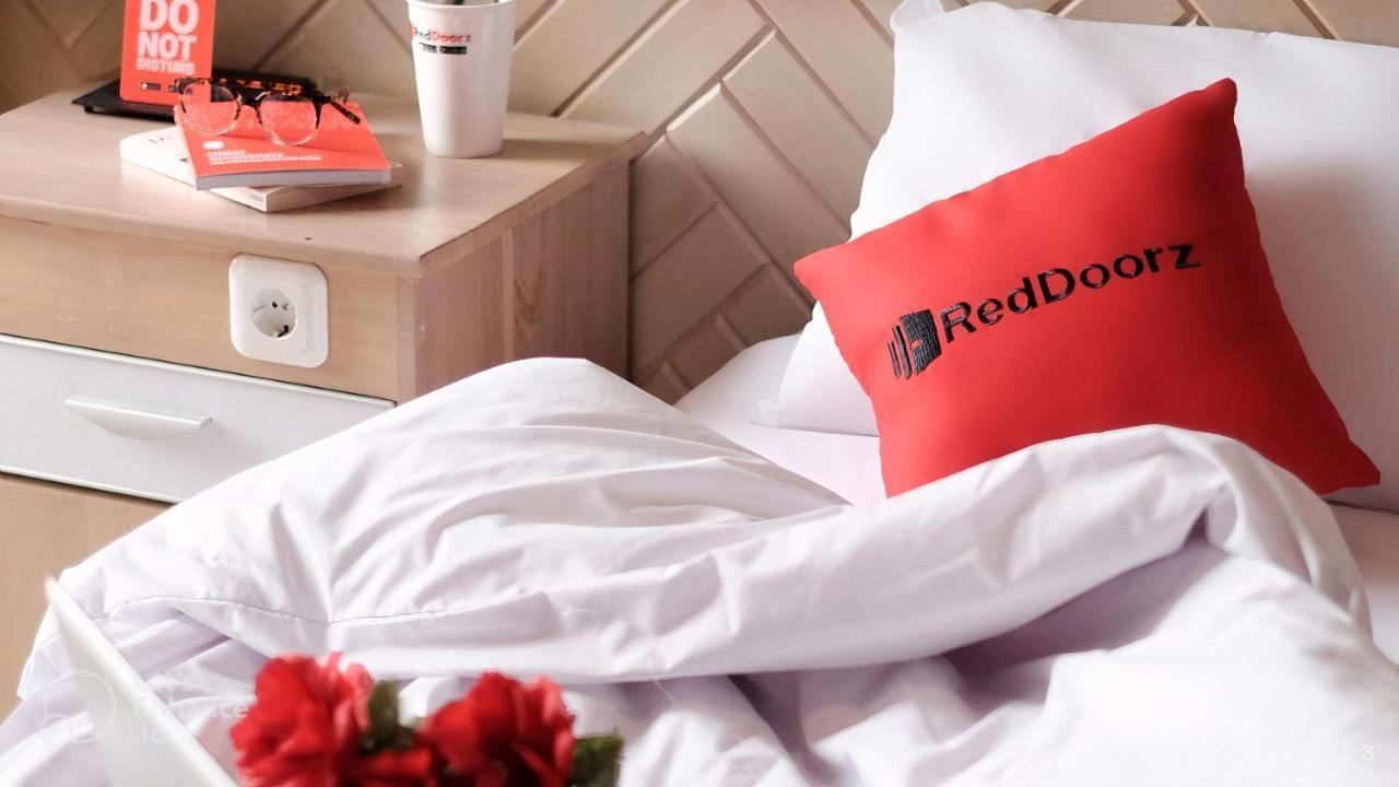 Reddoorz Plus Near Ben Thanh Market Cidade de Ho Chi Minh Exterior foto